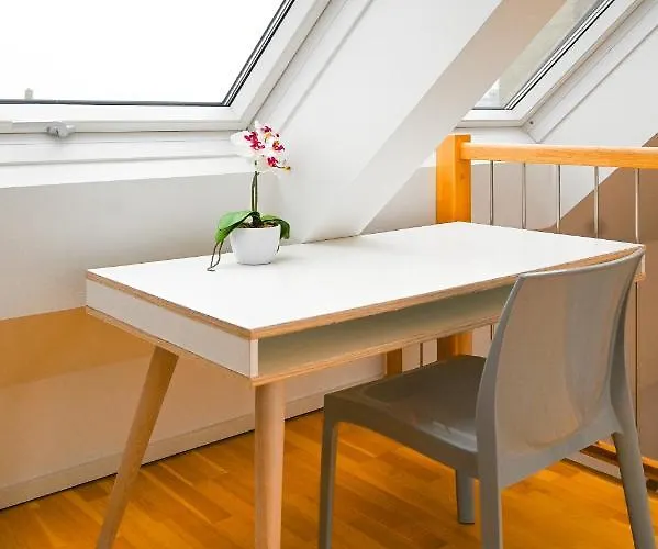 Apartment For 6 With Terrace & Air Conditioning Near Metro U3 * Vídeň
