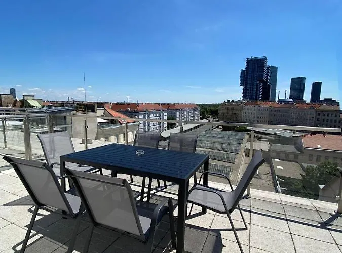 Apartment For 6 With Terrace & Air Conditioning Near Metro U3 Vídeň