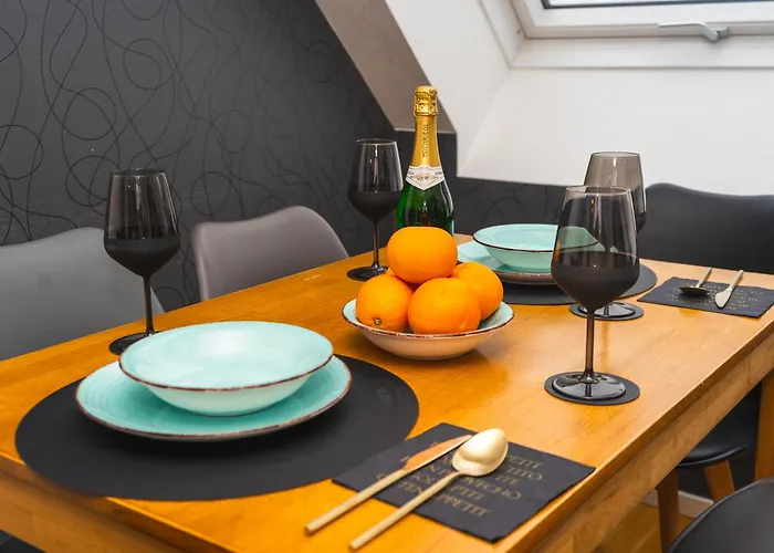 For 6 With Terrace & Air Conditioning Near Metro U3