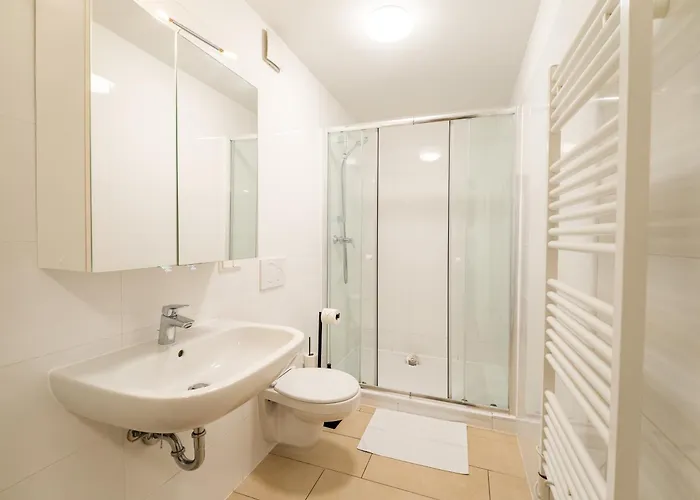 Apartment For 6 With Terrace & Air Conditioning Near Metro U3 Apartmán