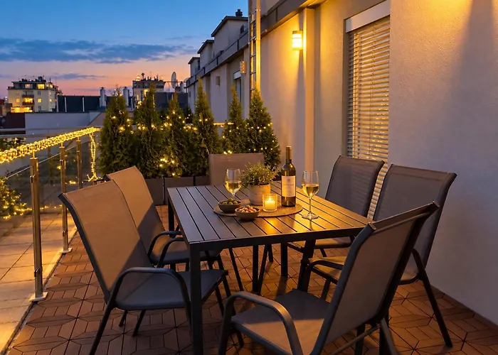 For 6 With Terrace & Air Conditioning Near Metro U3 Apartment *